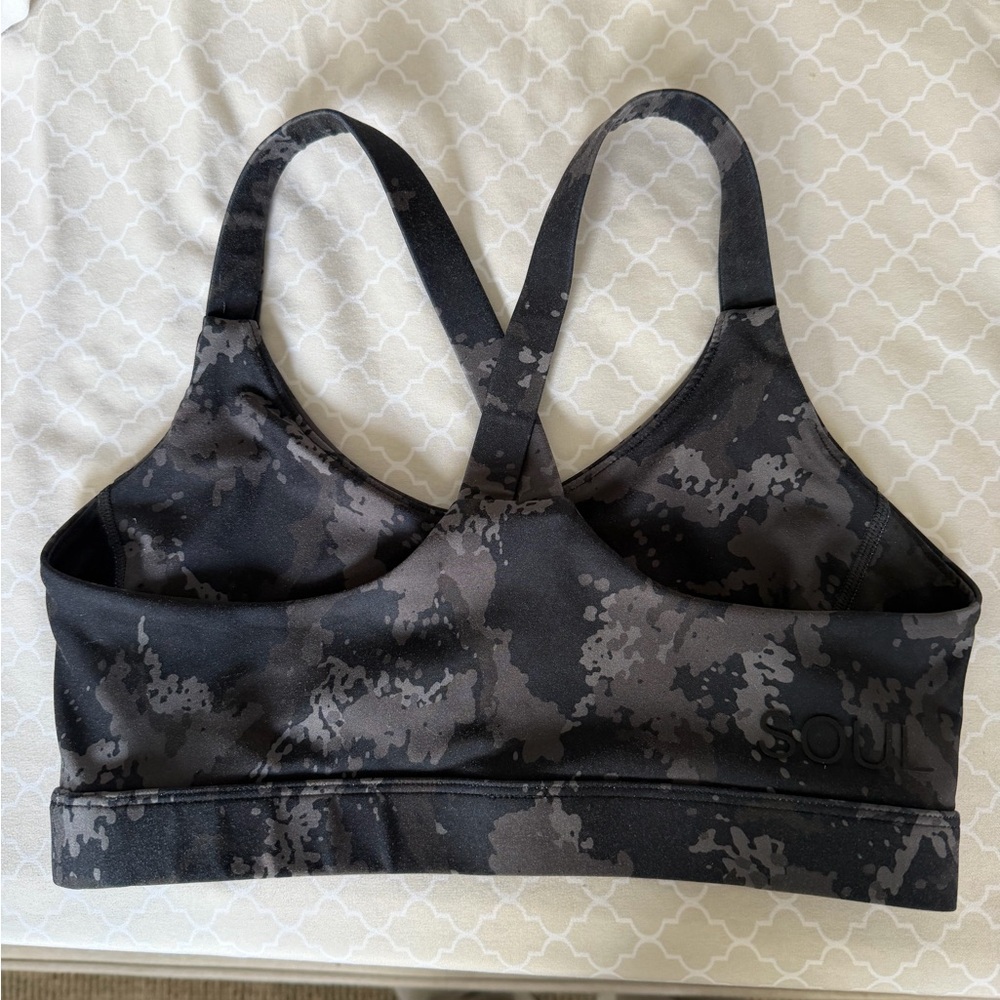 Soul CycleCamouflage Print Racerback Sports Bra - Black/Grey